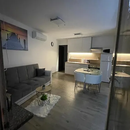 Apartman Gabrijela شقة أوباتيا